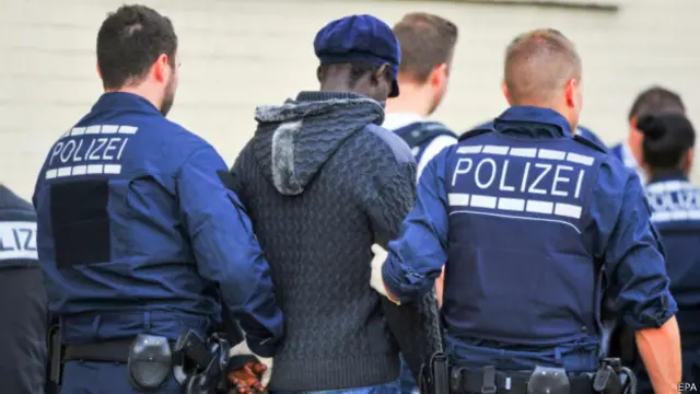 Немецкая полиция за работой