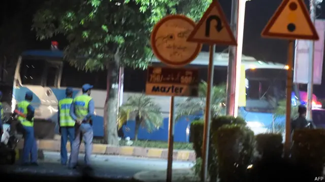 زمبابوے کی ٹیم کو سخت حفاظتی انتظامات کے تحت صدارتی سکیورٹی میں ہوائی اڈے سے ہوٹل پہنچایا گیا