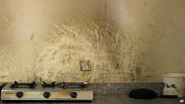 Alojamiento de algunos trabajadores migrantes en Qatar