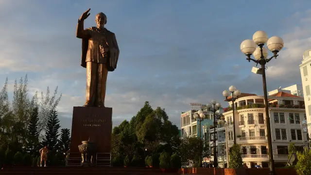Tượng đài Hồ Chí MInh ở Cần Thơ