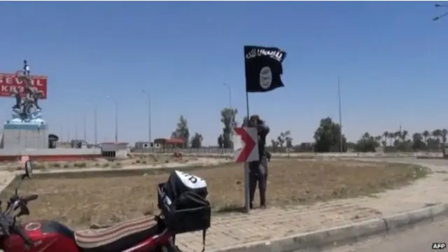 اطلاعات کے مطابق رمادی اب دولتِ اسلامیہ کے کنٹرول میں ہے