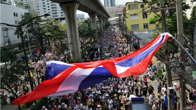 反政府群众在曼谷街头游行(29/3/2014)