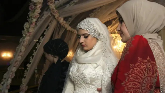 گفته می‌شود که این ازدواج اجباری بوده است