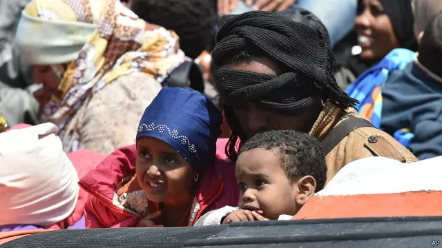 ميركل وهولاند أحالا خطة المفوضية الأوروبية بشأن حصص المهاجرين لوزيري داخليتيهما لبحثها.