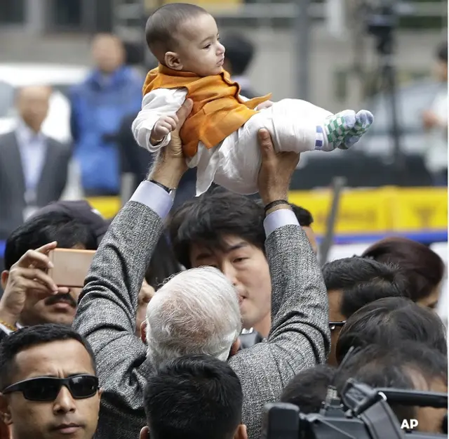 कोरिया में मोदी