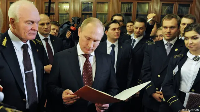 Владимир Путин со студентами Национального минерально-сырьевого университета "Горный" в Санкт-Петербурге