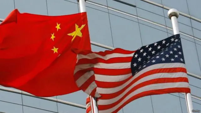 اقتصادی جاسوسی کی سازش کے مرتکب جن دیگر افراد پر مقدمہ درج کیا گیا ہے ان میں 41 سالہ جن پنگ چن، 26 سالہ چونگ ژو، 34 سالہ ہوئیسوئی ژینگ اور 39 سالہ ژاو گینگ شامل ہیں