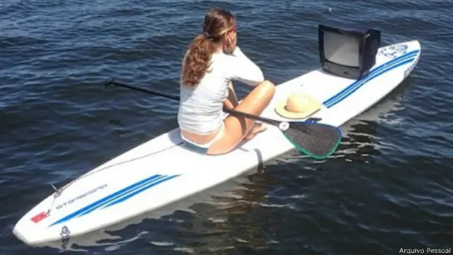 Uma das principais velejadoras do Brasil, Martine Grael publicou foto com televisão encontrada na baíablazejogoprotestoblazejogojaneiroblazejogo2014