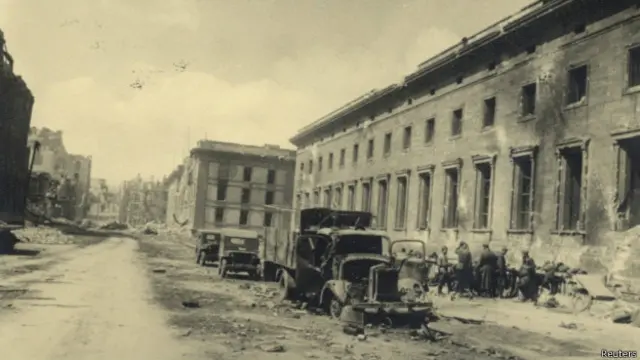 Здание рейхсканцелярии в 1945 году