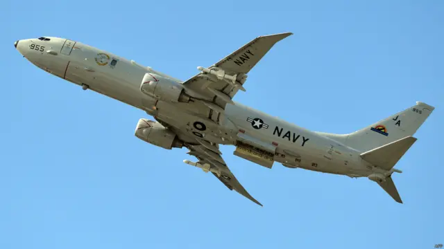 一架美軍P8-A「海神」偵察機在英國範堡羅國際航空展上示範飛行（15/7/2014）