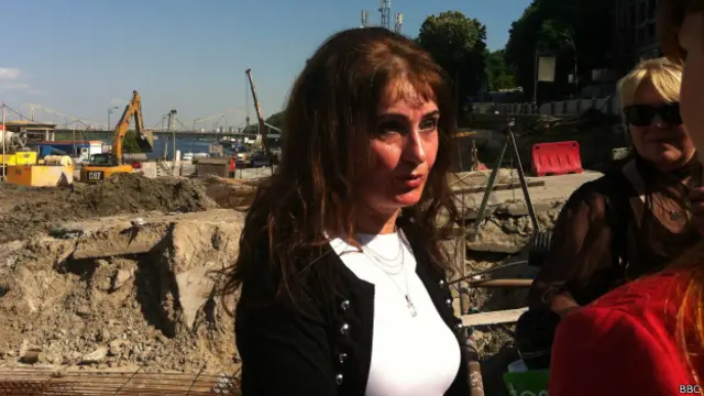 Реставратор Світлана Стрельникова каже, що потрібно терміново знайти спеціально обладнане приміщення, куди б відвозили і де б відновлювали знахідки