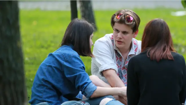 Киевляне в вышиванках - фото