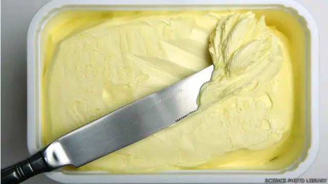 El níquel hace que la margarina sea más espesa, fácil de untar.