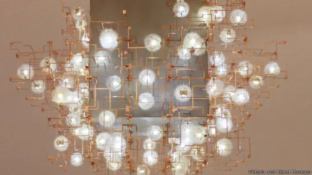 Люстра из одуванчиков