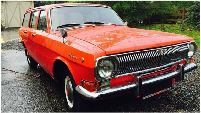 Thế hệ thứ hai xe Volga, GAZ 24 là loại xe khoang gồm ba dãy ghế ngồi và chỗ cho gia đình (Hình do Simon Ross cung cấp)