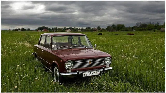 Dựa trên mẫu xe Fiat 124, chiếc VAZ Lada 2101 của Alex Adoratsky là một trong chừng 20 triệu chiếc được sản xuất (Hình: Alex Adoratsky)