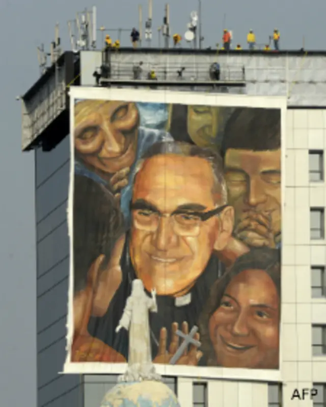 Pintura de Romero en San Salvador