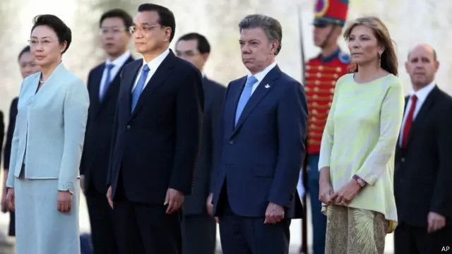 中國國務院總理李克強與夫人抵達哥倫比亞訪問（21/05/2015）