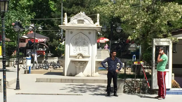 Türkiye'de emekli nüfusun en yoğun olduğu Kırıkkale'de Emekliler Parkı'nda siyaset hararetli konu başlığı