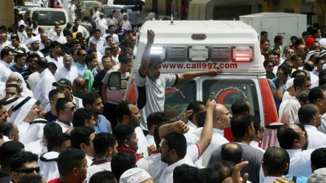 د سعودي عربستان ختيځ ولایت قطيف ډېر زيات تيل لري او د اوسېدونکو لويه برخه يې شيعه مسلمانان دي