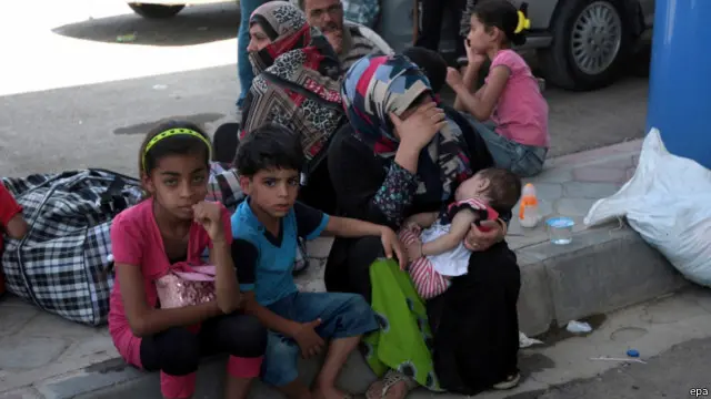 حدود ۵۰۰ نفر در جریان درگیری ها در رمادی کشته و بیش از ۴۰ هزار نفر مجبور به فرار شدند