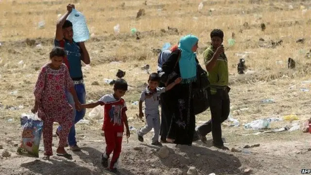 أجبر النازحون من الرمادي على قضاء أيام تحت وطأة درجات الحرارة الشديدة