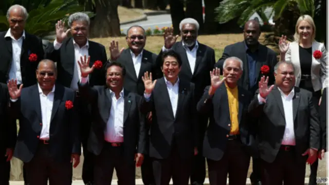 14個太平洋島國的首腦及澳大利亞、新西蘭的部長級官員出席了首腦會議。