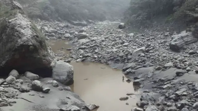 Lở đất chặn dòng sông Kali Gandaki