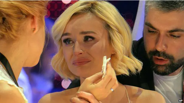 جہاں سویڈن کے زیلمرلو خوشی سے جھوم اٹھے وہیں روس کی پولینا اپنے جذبات پر قابو نہ رکھ سکیں