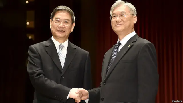 国台办主任张志军与台湾陆委会主委夏立言