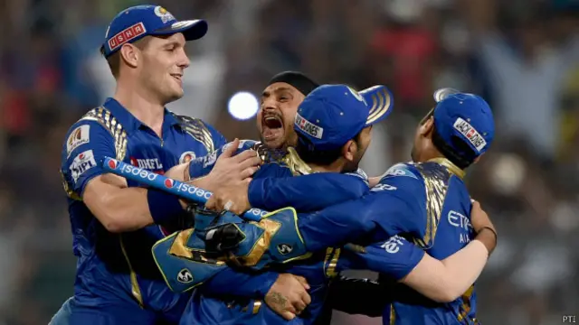 ممبئی انڈینس کی جیت میں ملنگا، میکلنگھن اور ہربھجن نے بالترتیب 24، 18،18 وکٹ لے کر اہم کردار ادا کیا