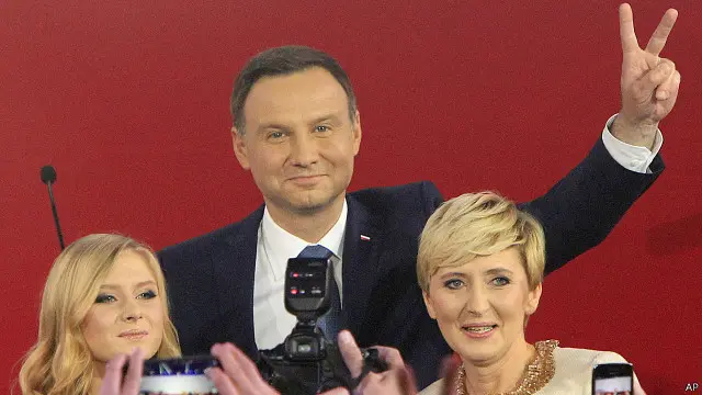 Дуда з дружиною і донькою