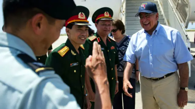 Bộ trưởng Leon Panetta có 'chuyến thăm lịch sử' tới Cảng Cam Ranh năm 2012