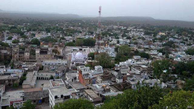 घाटे की वजह से बुनकर चंदेरी छोड़ कर जाने लगे थे