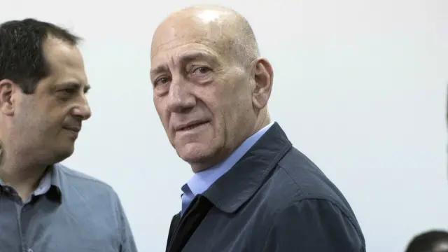 اولمرت کو سنائی گئی سزا کا اطلاق 15 فروری 2016 سے ہو گا