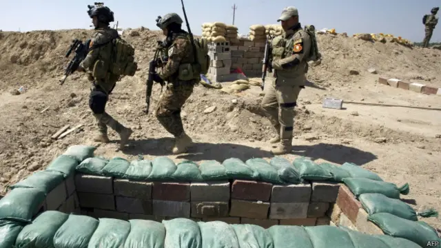 Militer Irak sulit menghadapi kelompok ISIS karena mereka memiliki taktik tempur yang mumpuni.