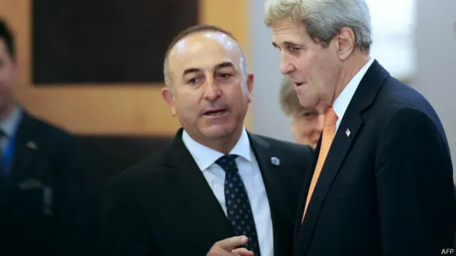 Dışişleri Bakanı Mevlüt Çavuşoğlu, ABD'li mevkidaşı John Kerry ile 13 Mayıs'ta Antalya'da düzenlenen NATO dışişleri bakanları toplantısında biraraya gelmişti.