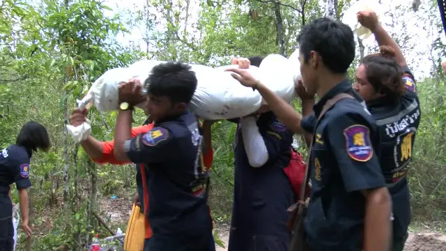 اس سے قبل مئی کے مہینے میں 17 اجتما‏عی قبریں ملی تھیں جن میں 100 سے زیادہ لاشیں تھیں