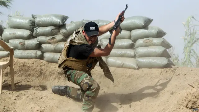 تدور معارك شرسة بين القوات العراقية ومسلحي تنظيم "الدولة الإسلامية" حول مصفاة بيجي النفطية، على بعد 200 كيلومتر جنوب العاصمة بغداد.