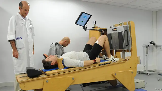 Опускание головы на шесть градусов относительно горизонтальной поверхности имитирует условия невесомости 