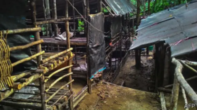 လူမှောင်ခို သမားတွေ အသုံးပြုခဲ့တဲ့ စခန်းဟောင်း ၃၀ ခန့်ကိုလည်း တွေ့ရှိထား။