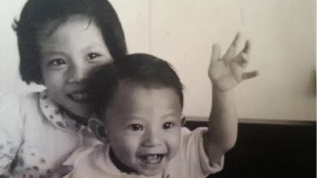 鄧永鏘童年時的照片（鄧永鏘爵士提供） 