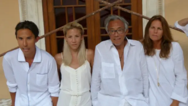 鄧永鏘與太太及兒女合照（照片由鄧永鏘爵士提供）