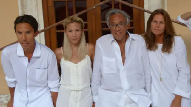 邓永锵与太太及儿女合照(照片由邓永锵爵士提供)