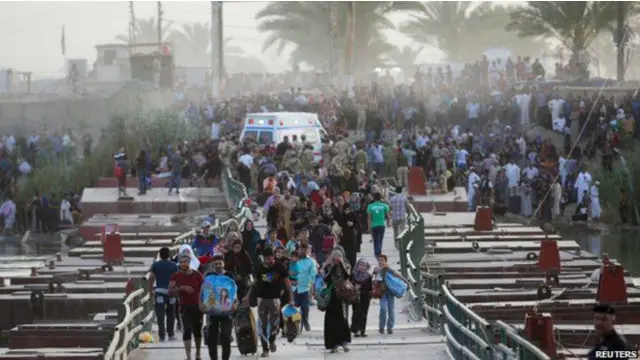 عشرات الآلاف من المواطنين فروا من الرمادي بعد استيلاء تنظيم الدولة الإسلامية عليها