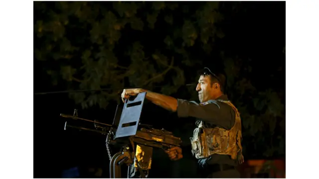 وړاندې داسې رپوټونه ورکړل شوي وو، چې ګني د برید له پیل ورروسته تر یوه ساعت پورې د ۱۲ چاودنو غږونه اورېدل شوي.