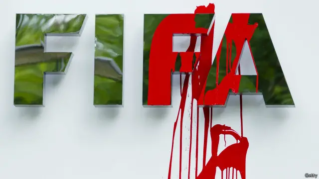 الاعتقال تم خلال الاجتماع السنوي للفيفا في زيوريخ