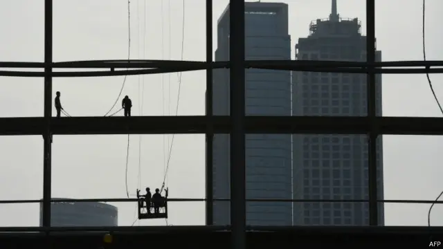 中国经济决策者早已看到了房地产库存问题的严重性,将化解房地产库存作为重要的经济任务之一。