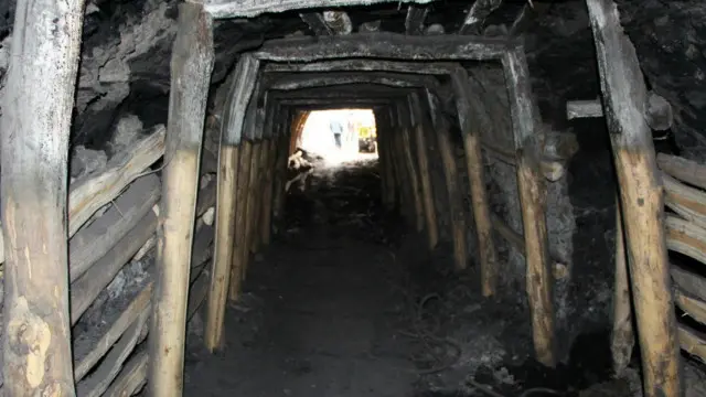 عکس از آرشیو، معدن زغال سنگ در سمنگان