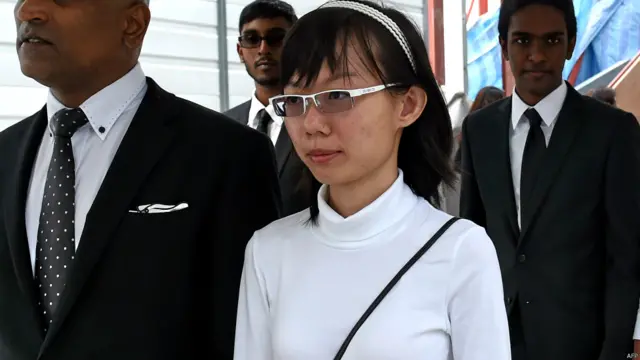 韩慧慧离开牛车水新加坡国家法院大楼（27/10/2014）